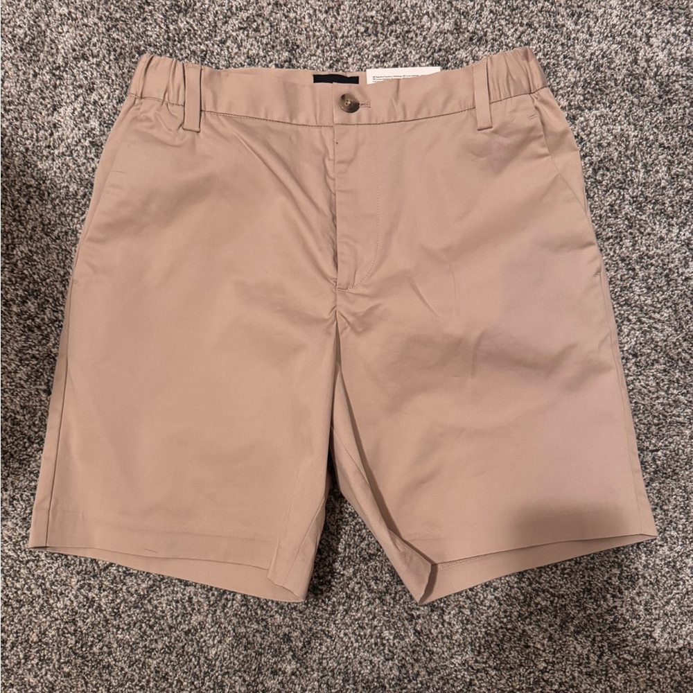 H&M Men's Khaki Regular Fit, Mid Length, Coupe Standard Shorts